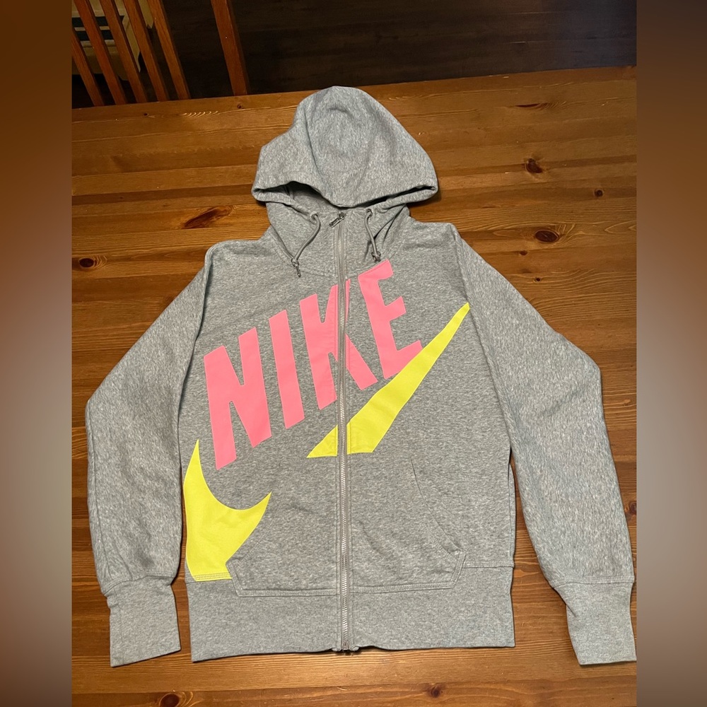 NIKE WOMEN’s Sportswear Zip Up Sweater - MEDIUM